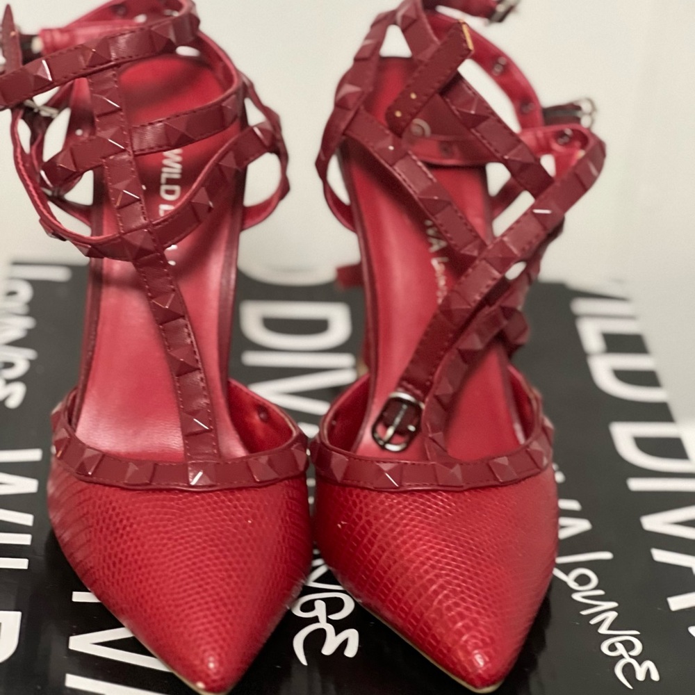 Maroon heels, size 6